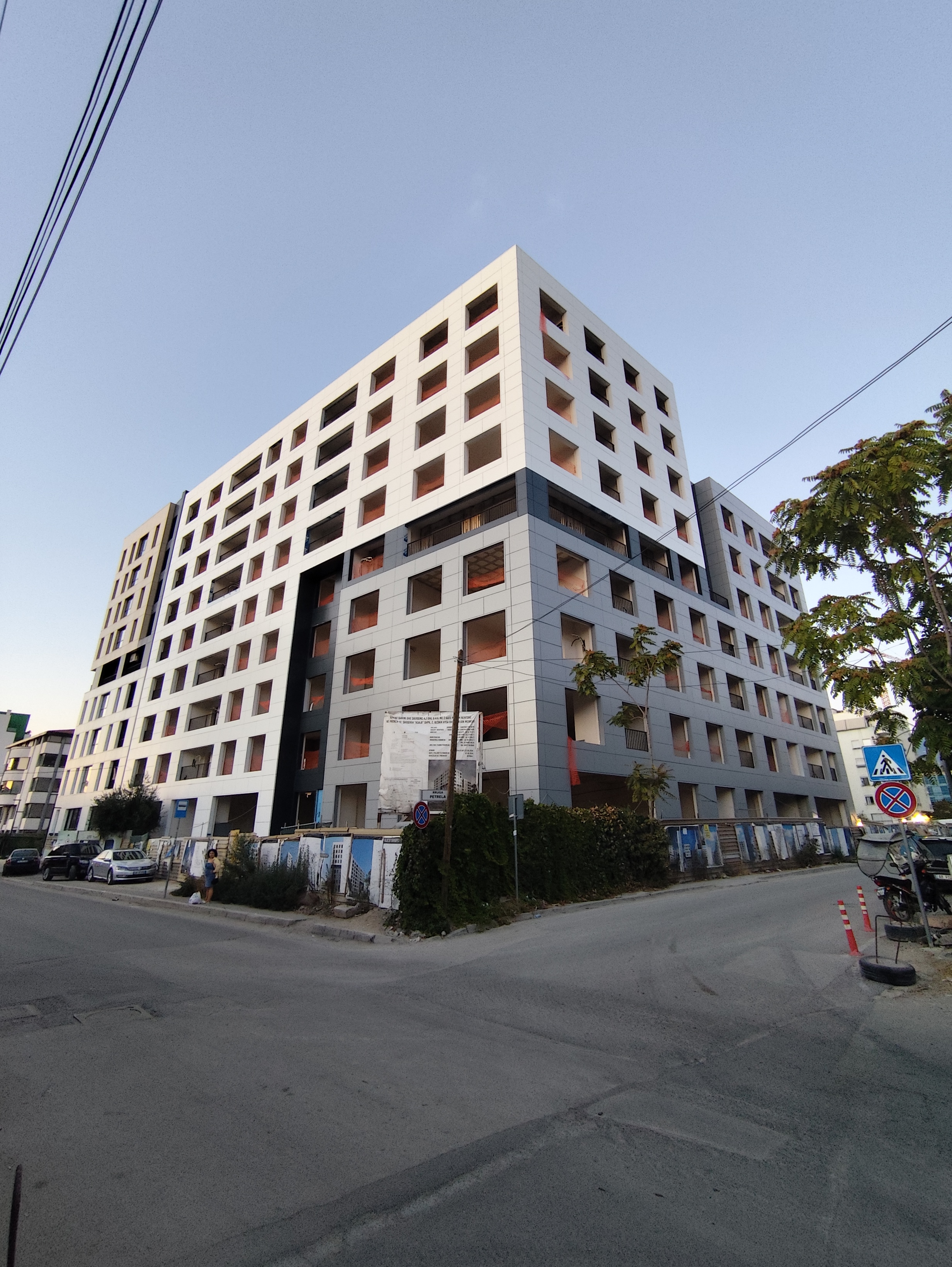 Godinë Banimi dhe Shërbime 4, 7 dhe 9 Kat, Rr. Jordan Misja, Tiranë — Sept. 18, 2026